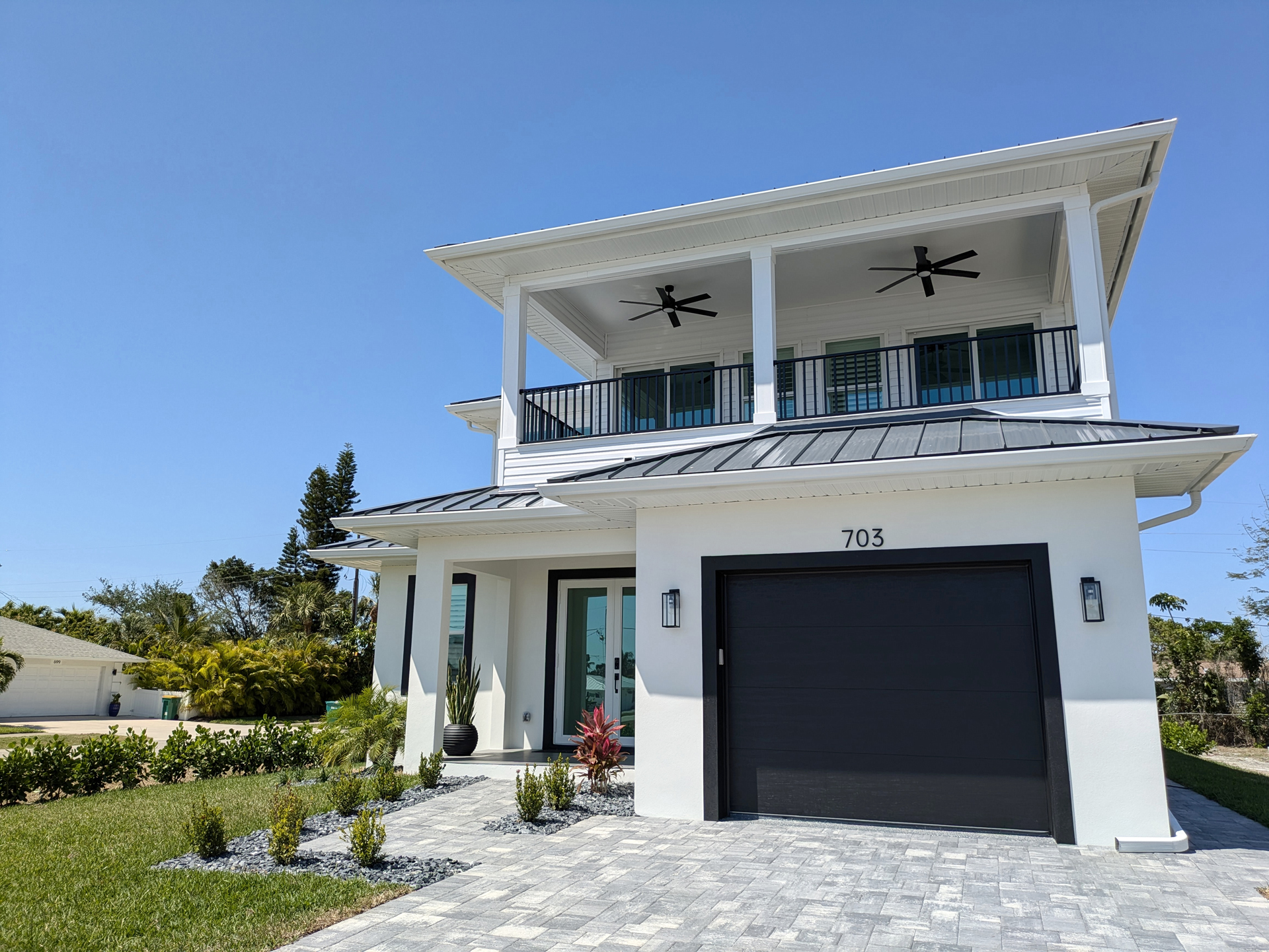 Exterior House front 01