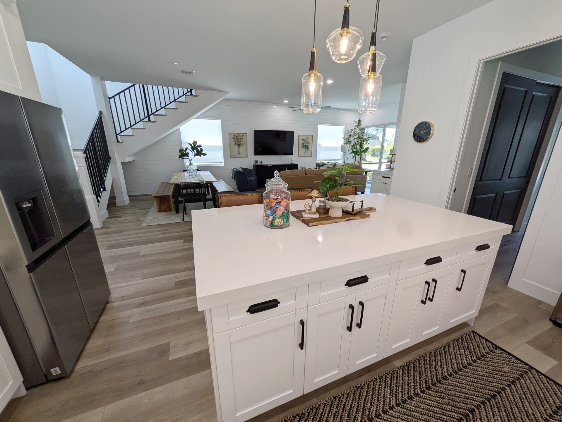 Kitchen to livingroom01