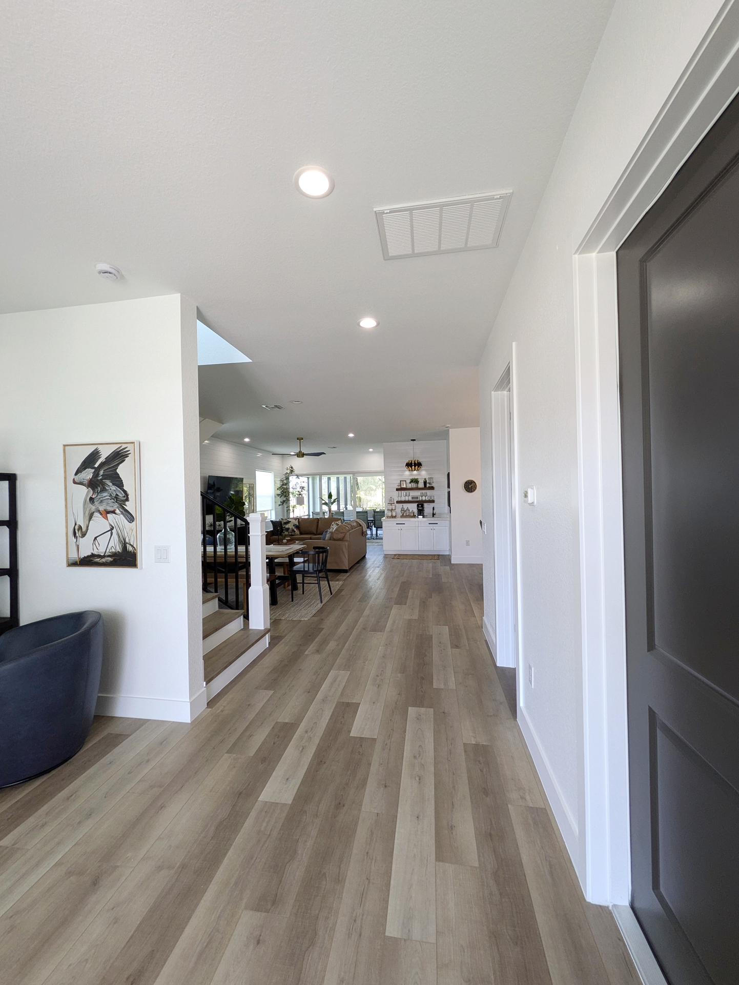 Office lounge into living area