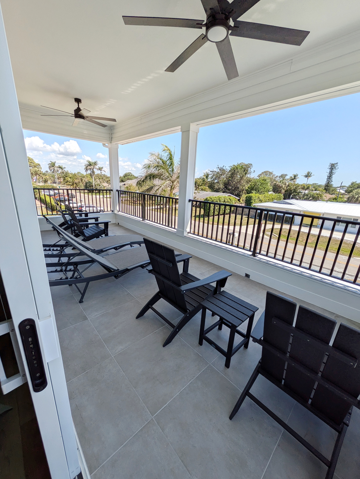 Second fl bdr1 balcony00